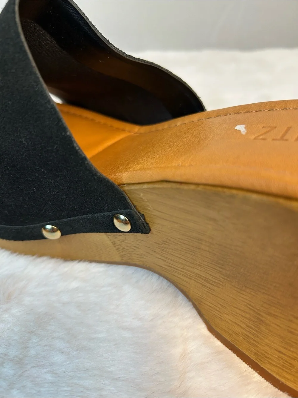 Schutz Lanneh Heeled Clogs Women's 10B Black Suede Loose Nail See Pics Easy Fix